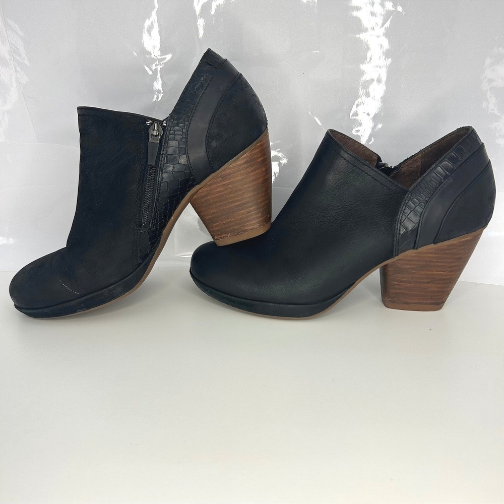 Dansko Leather Dark Academia Maria Ankle Booties 39 Black‎ Croc Embossed Heel